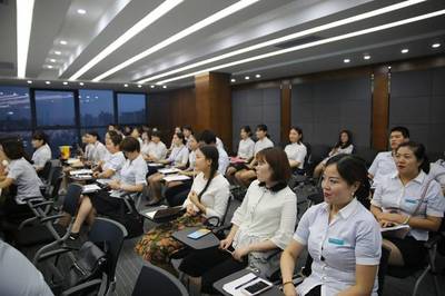 關注服務禮儀，提升服務質量 西安市旅游信息咨詢中心全員培訓紀實